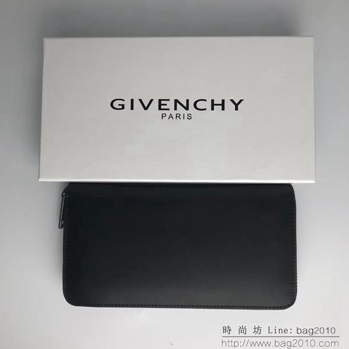 GlVENCHY紀梵希 黑色錢包 正面飾有浮雕品牌標記 環繞式拉鏈 銀色五金  tsg1005